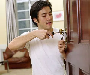 General Locksmith Store Santa Monica, CA 310-975-3500 - changing-locks